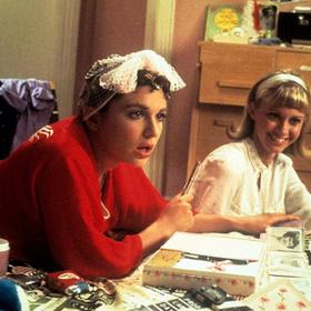 Pomáda měla původně vzniknout jako animovaný film. 