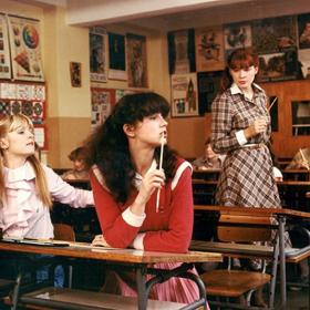 Zdeněk Troška proto dostal dostal příkaz natočit nenáročnou komedii. 