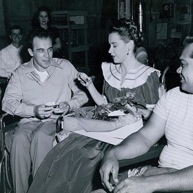 ...a snažila se pomáhat stejně postiženým lidem. 