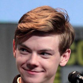 Přestože je mladý a slavný, sociálním sítím neholduje.