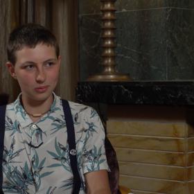 Do pořadu Na kafeečko přijalo pozvání nebinární Alžbětko.