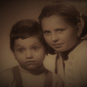 Alena Mihulová se svojí sestrou Danou.