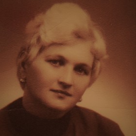 Maminka Aleny Mihulové.