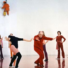 V Česku se objevily dvě verze Piti Piti Pa. V první je pohádka o Vlku a kůzlátku, kterou Evans vypráví děvčatům před spaním, zkrácena a doplněna o hlas Františka Filipovského...