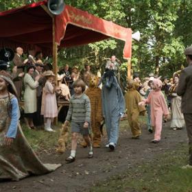 Natáčelo se v Anglii a u kalifornského jezera Big Bear.