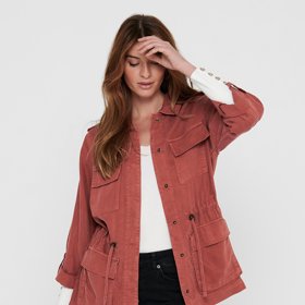 Cihlová lehká bunda s kapsami, ONLY Kenya, 583 Kč