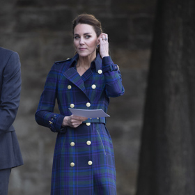 Ve Skotku oblékla Kate také tento kabát značky Holland Cooper.
