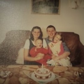 Tereza Těžká s rodiči a mladším bratrem.