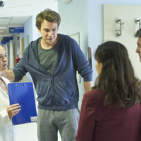 Pan Profesor: Tenhle učitel v podání Vojtěcha Dyka se vymyká všem standardům...