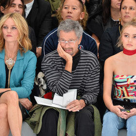 VANESSA PARADIS (48) a LILY-ROSE DEPP (22) - Francouzská zpěvačka a herečka okouzlila během svého života nejednoho muže. Tím osudovým se stal americký herec Johnny Depp (58), s nímž má dceru Lily-Rose. A právě ona je dokonalou kopií své maminky.

Zdědila nejen její krásu, ale i talent, takže je úspěšnou začínající herečkou i relativně protřelou modelkou. Jediné, co Lily-Rose chybí, je charakteristická mezírka mezi zuby, kterou se pyšní Vanessa.