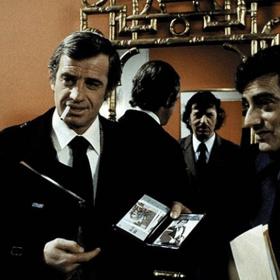 Jean-Paul Belmondo si i v tomto filmu obstaral všechny kaskadérské kousky sám.