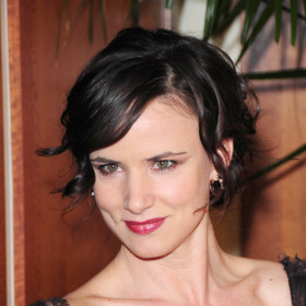 Juliette Lewis. Pomohla mu zapomenout na Winonu.
