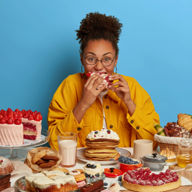 Důležité tedy není jíst méně, nebo omezovat příjem kalorií, ale víc se zaměřit na to, co máme na talíři.