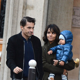 Olivier Martinez, Halle Berry a jejich syn Maceo. Narodil se, když bylo Berry 47 let.