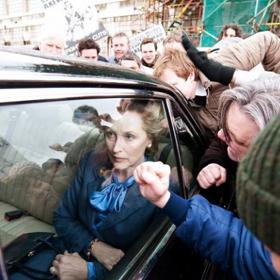 Meryl Streep získala za svůj výkon v roli Margaret Thatcher několik ocenění včetně Oscara.