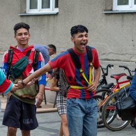 V epizodě Džungle před tabulí dojde na ožehavé téma segregace. V Krnově se rozhodli jít opačnou cestou a po třinácti letech si mohou konečně oddechnout. Zavládl klid.