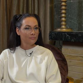 První česká transgender modelka Peťa Nitka přijala pozvání do pořadu Na kafeečko.