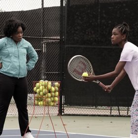 Film Král Richard: Zrození šampiónek sice šel do kin, ale souběžně měl premiéru na online platformě HBO Max. To výrazně ovlivnilo tržby.