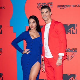 S krásnou Argentinkou Georginou má Cristiano čtyřletou dceru Alanu a brzy čekají další dva přírůstky do rodiny.