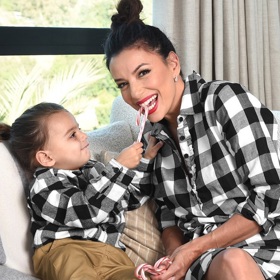 Longoria otevřeně přiznává, že vybírat stejné oblečení pro sebe a Santiho je jedním z jejích koníčků.