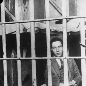 Richard Loeb zemřel za mřížemi. Nathan Leopold (na fotografii) si nakonec odseděl 33 let. 