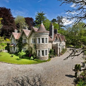 Brimptsmead Estate, tedy bývalé panství prince Charlese, se nachází v národním parku Dartmoor. 