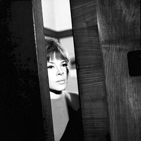 Film vznikl na motivy knižní předlohy spisovatele Eduarda Fikera. Premiéry se autor bohužel nedožil.