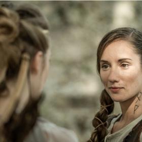 Eliška Křenková si jízdu na koních moc neužila, byla nahrazená dublérkou.