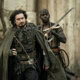 Herci museli před natáčením pohádky Princezna zakletá v čase absolvovat kurz akrobacie na závěsných lanech.