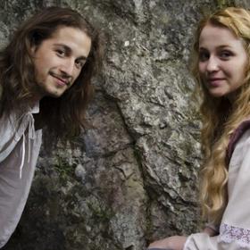 Pro pohádku Když draka bolí hlava bylo vyrobeno 120 originálních kostýmů.
