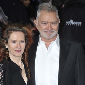 Vztah s Karen Da Silvou navázal Martin podle svých slov před 18 lety. Učitelka jógy byla něco jako rodinnou přítelkyní, než mezi ní a hercem přeskočila jiskra. Oba se vztah snažili ce nejdéle držet pod pokličkou. Nejen kvůli rozvodu s třetí ženou Vicky, kterým si Martin procházel, ale také proto, že jedna z jeho žárlivých fanynek polila Karen poštovní schránku benzínem a chystala se ji zapálit.