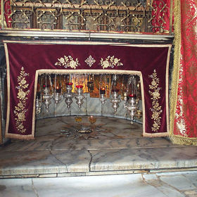 Právě Chrámu Narození Páně v Betlémě měl přijít na svět Ježíš.