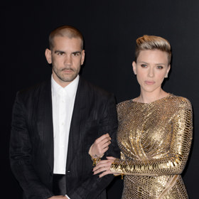 Otcem hereččiny dcery Rose je majittel reklamní agentury Romain Dauriac, se kterým se Scarlett Johansson rozvedla v roce 2017. "Mít dítě s někým, s kým už nežijete, je velmi těžké. Ale myslím si, že já i můj exmanžel děláme vše pro to, aby Rose naším rozchodem trpěla co nejméně," tvrdí.