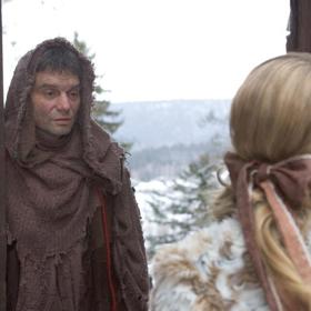 Pohádka Anděl Páně se moc nepozdávala katolické církvi. Kardinál Vlk dokonce odmítl pozvánku na premiéru. DVD nosiči ale během křtu požehnal.