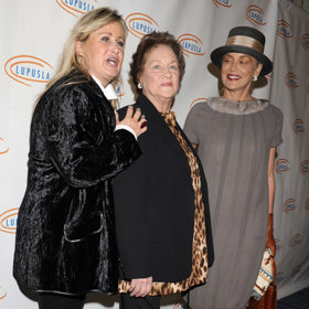 Ač Dorothy vychovávala své dcery značně spartánky, mají obě k mamince velmi blízko.
