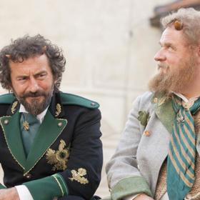 Čerti v pohádce Čertí brko měli být původně úplně bez rohů. Nakonec jim byly ponechány pouze malé růžky.