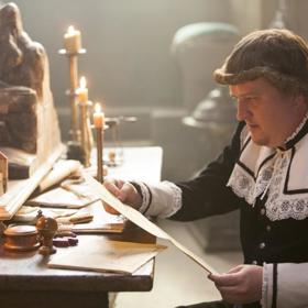 V pohádce Čertí brko najdeme i několik narážek na nedávnou politickou situaci v České republice.