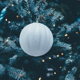 Spíš než červenou letos uděláte díru do světa modrou a námořnicky modrou.
