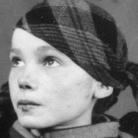 Fotograf Wilhelm Brasse se v Osvětimi setkal s mnoha dětmi. Patřila mezi ně i Czesława Kwoka.