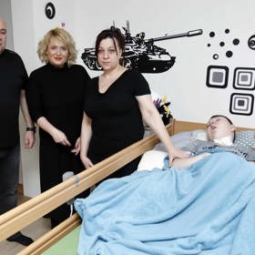 Po oné tragické události se celé rodině otočil život o 180 stupňů. Nic není a nikdy nebude jako dřív, když byl Adámek ještě zdravý kluk.