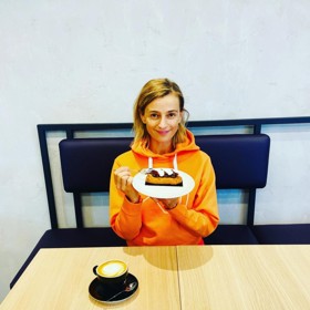 I když se Ivana Jirešová snaží jíst zdravě, občas neodolá nějakému dortíku, jako například šumavskému povidloni.