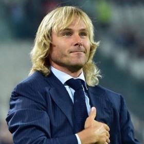 Jeho soukromý život vždy působil idylicky. S manželkou Ivanou byli svoji dlouhá léta, přičemž skandály se jim vyhýbaly obloukem. Roku 2019 se ale fotbalista zamiloval do mladičké parkurové jezdkyně Lucie Anovčínové a letos zveřejnil svůj vztah s Darou.