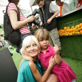 Bára Nesvadbová s malou Bibi.