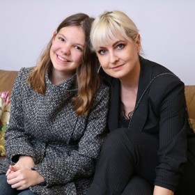 Bára Nesvadbová je maminkou dnes již 18leté Bibiany. 