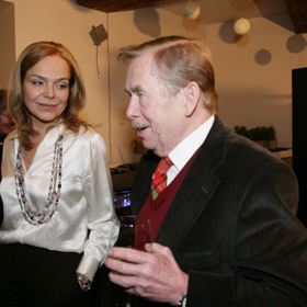 Dagmar Havlová, rozená Veškrnová je česká herečka. V roce 1997 se stala manželkou českého prezidenta Václava Havla a první dámou České republiky. Od roku 2016 používá jméno Dagmar Havlová-Veškrnová.
