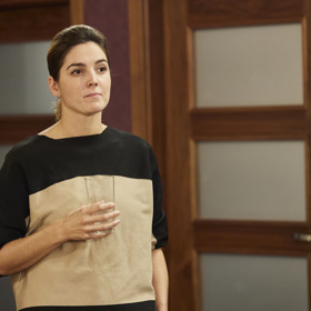 Karla dostane na starost dělat konzultantku pro kriminální seriál. Z Jakubovy přítomnosti není nadšená, ale Herman ho na ni přehodil jako horký brambor.