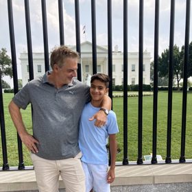 Staršího Oriona, který se narodil 19. ledna 2008...