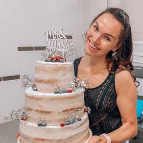 Na jaře peče Kamila Nývltová svatební dorty, v zimě cukroví.