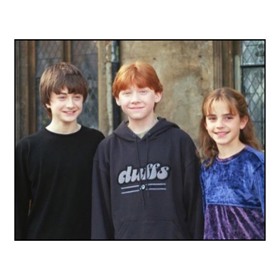 Takhle to před 20 lety všechno začalo. Emma Watson na svém Instagramu píše, že Harry Potter byl jejím domovem a rodinou. A do této rodiny patřili také Daniel Radcliffe a Rupert Grint.