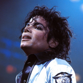 1,5 milionu dolarů, které Jackson dostal jako kompenzaci za popáleniny, se rozhodl věnovat nemocnici.